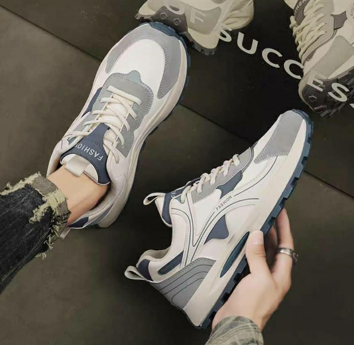 حذاء فاشيون عصري