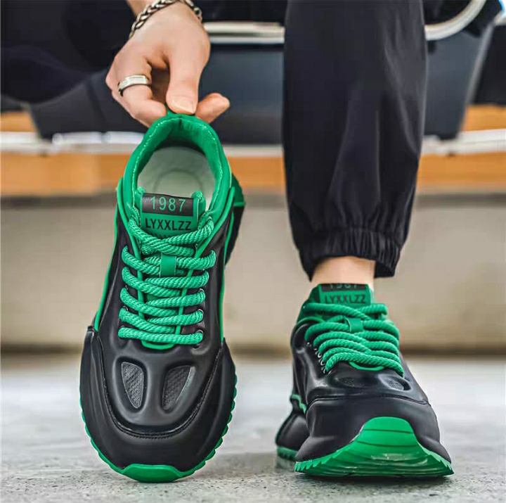 حذاء شبابي عصري🌠